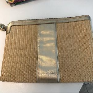 Super cute lilly Pulitzer clutch! Used good condition.